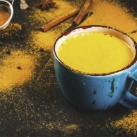 Photo golden milk with turmeric 5