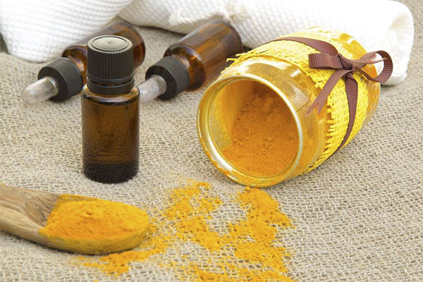 Essential turmeric oil