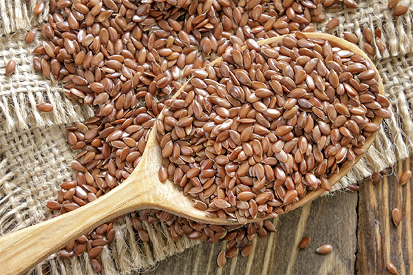 Applying Flax Seeds in Folk Medicine