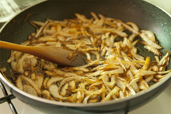 How to Fry Onions Properly