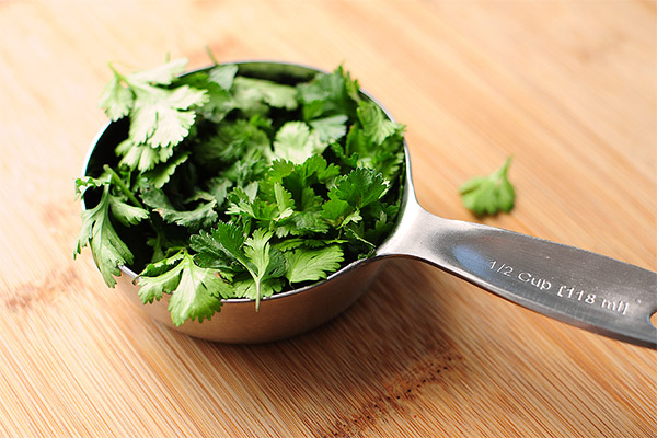 Coriander in cosmetology