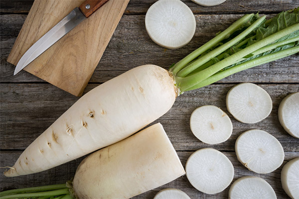 Beneficiile Daikon pentru femei