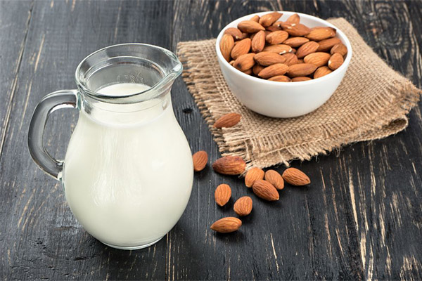 Benefits of Almond Milk