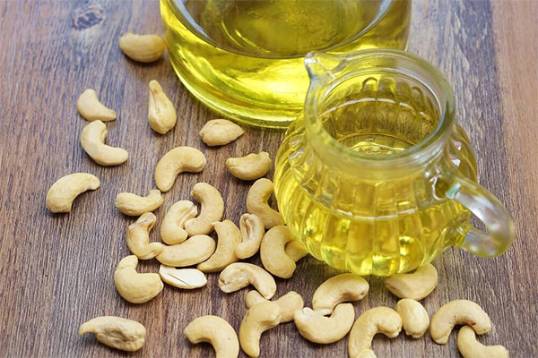 Cashew oil