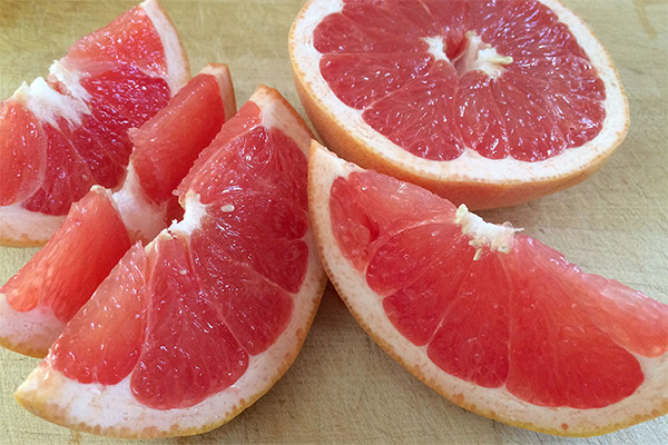 Putem da grapefruit animalelor de companie?