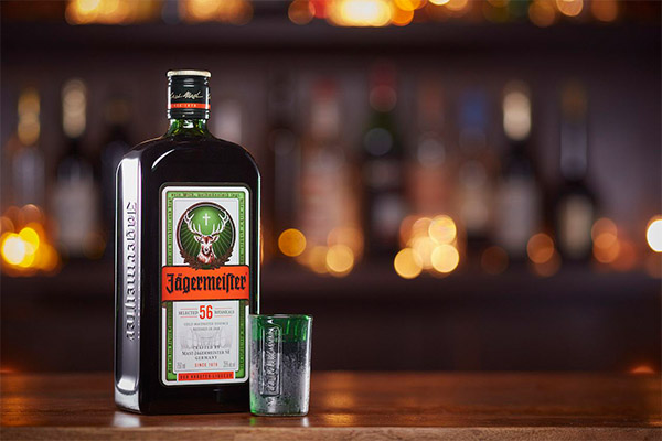 Kā dzert Jägermeister