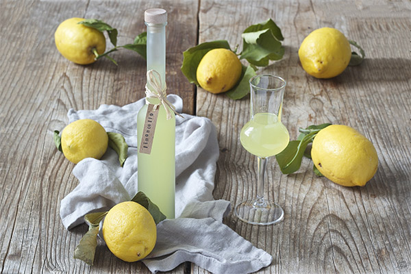 How to drink limoncello