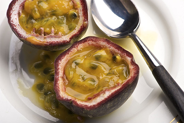 How to eat passion fruit