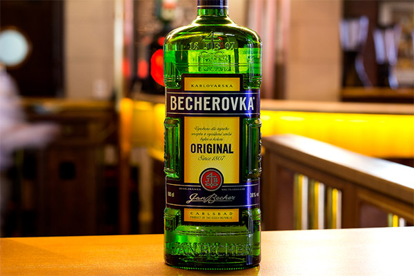 Ako správne piť Becherovku