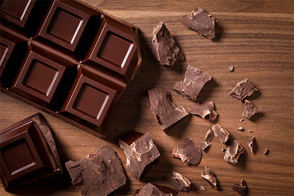 The benefits and harms of dark chocolate