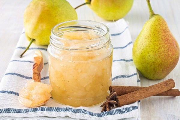 Confiture de poires à la cannelle et aux noix