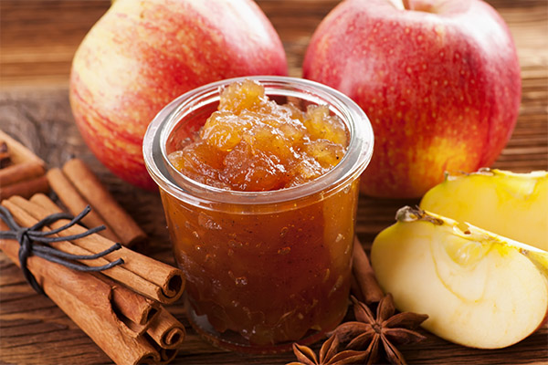 Apple Jam with Cinnamon