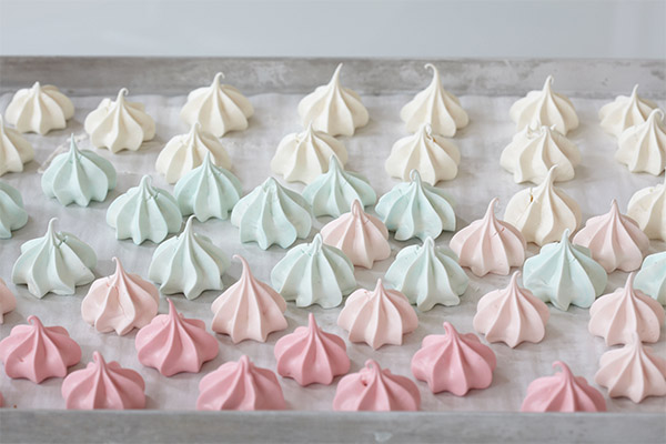 Recipe for Colorful Meringue