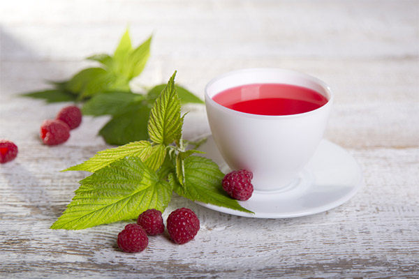 Tea from dried raspberries