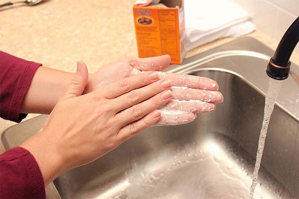 What to wash your hands with after handling horseradish