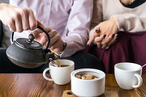 Cât de repede după o masă este sigur să bei ceai sau cafea?