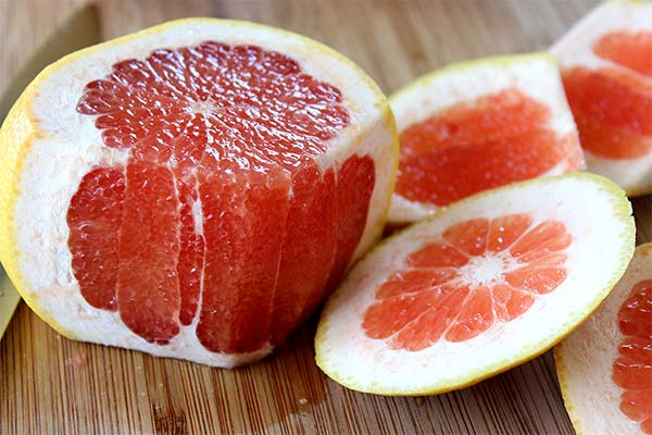 Cum să coajați în mod corespunzător un grapefruit