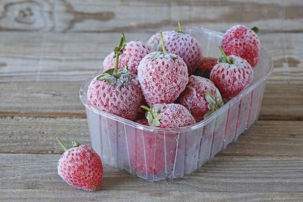 Puis-je manger des fraises congelées pendant la grossesse ?