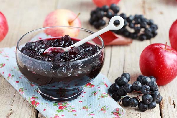 Blackthorn rowan jam with apples