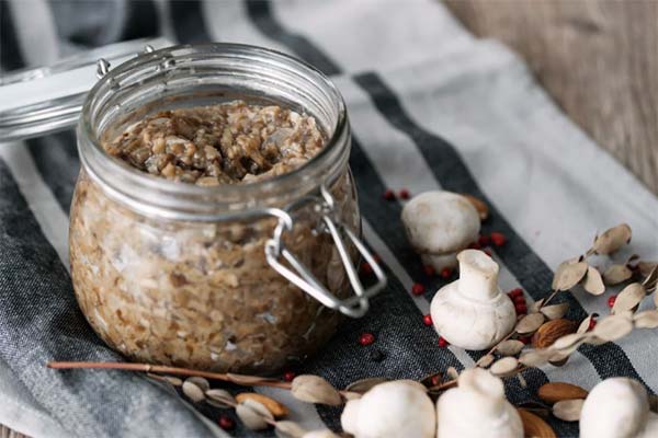 Mushroom caviar from champignons