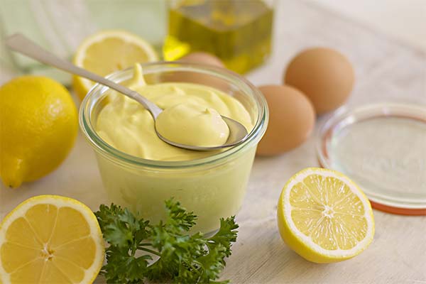 Homemade mayonnaise