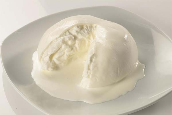 La ce este bună brânza burrata?