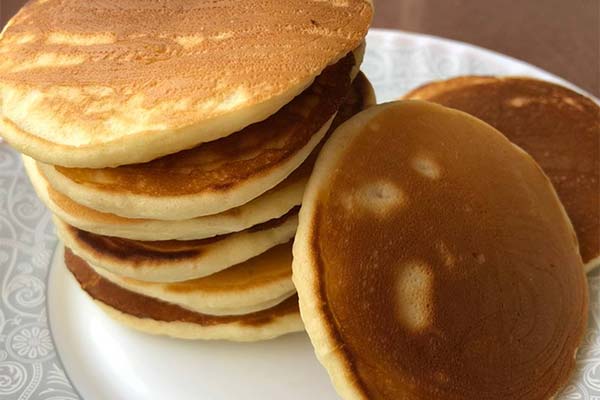 Cake pancakes on kefir