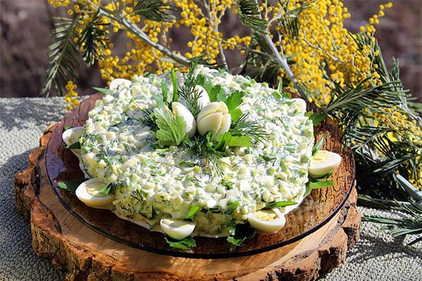 Four sliced hazelnuts with egg and cucumber