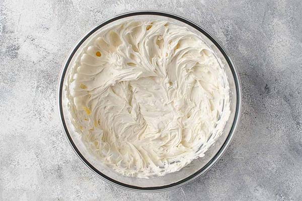 Custard cream for a cake