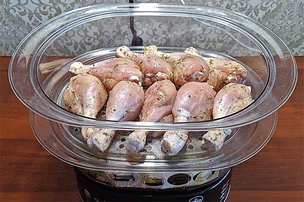 Steamed chicken shanks