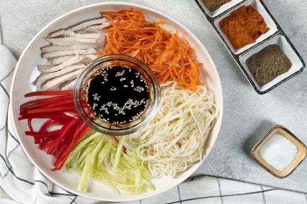 Salad with chicken and rice noodles